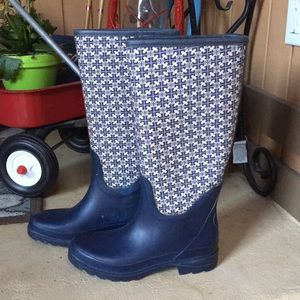Tory Burch “wellie” boots. Navy blue w/ monogram! YOU NEED THESE!